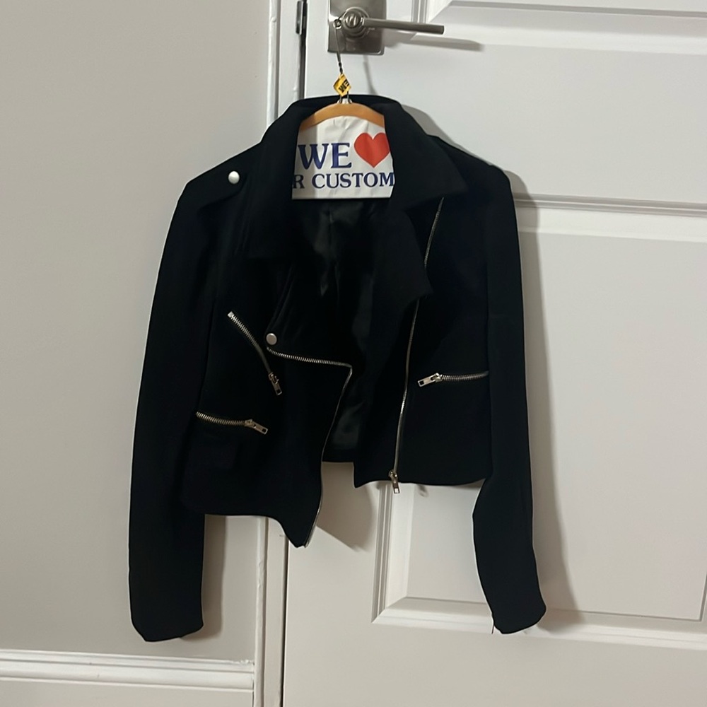 Crop black kittenish jacket